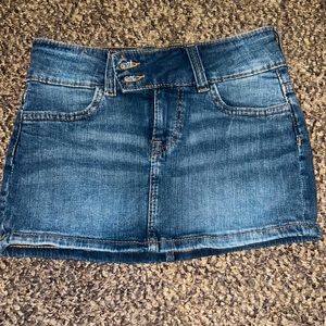 Very cute and short size 0 very flattering